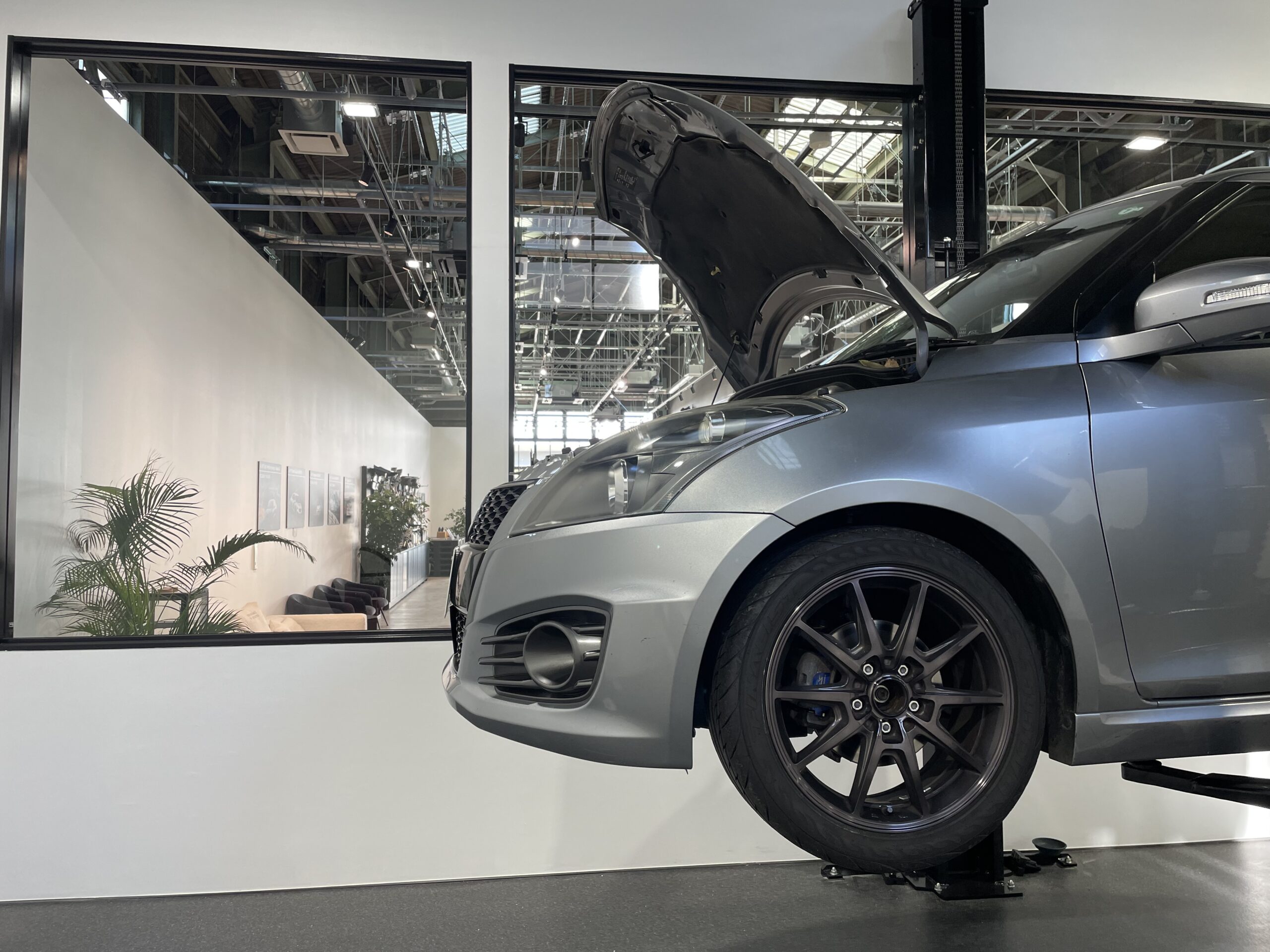 ZC32Sスイフトスポーツ テインモノレーシング