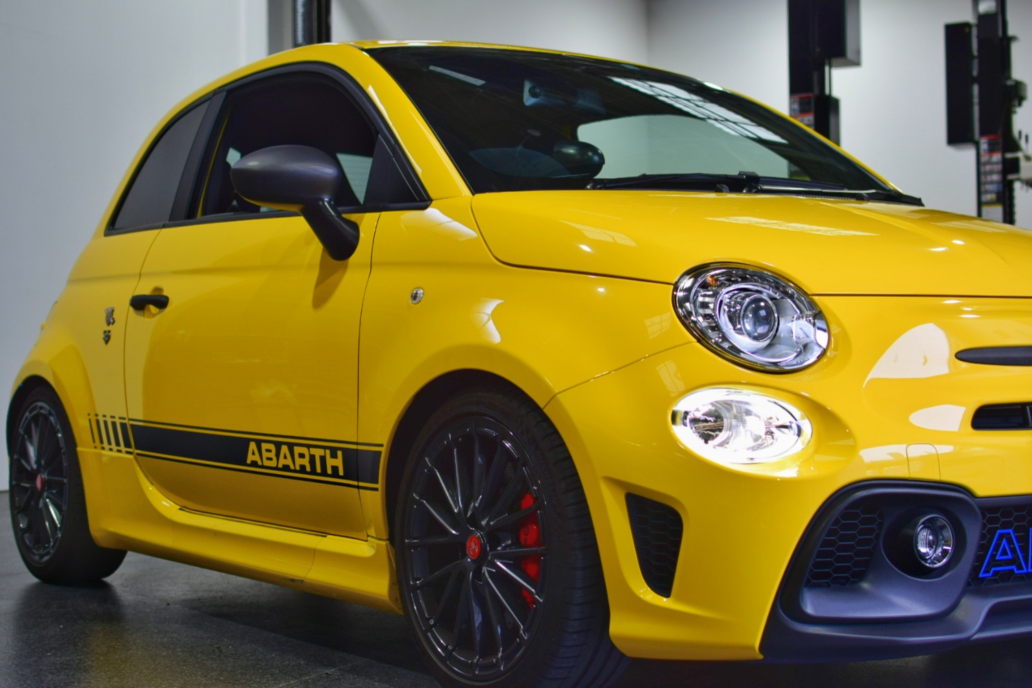 ABARTH595のデイライトバルブ交換