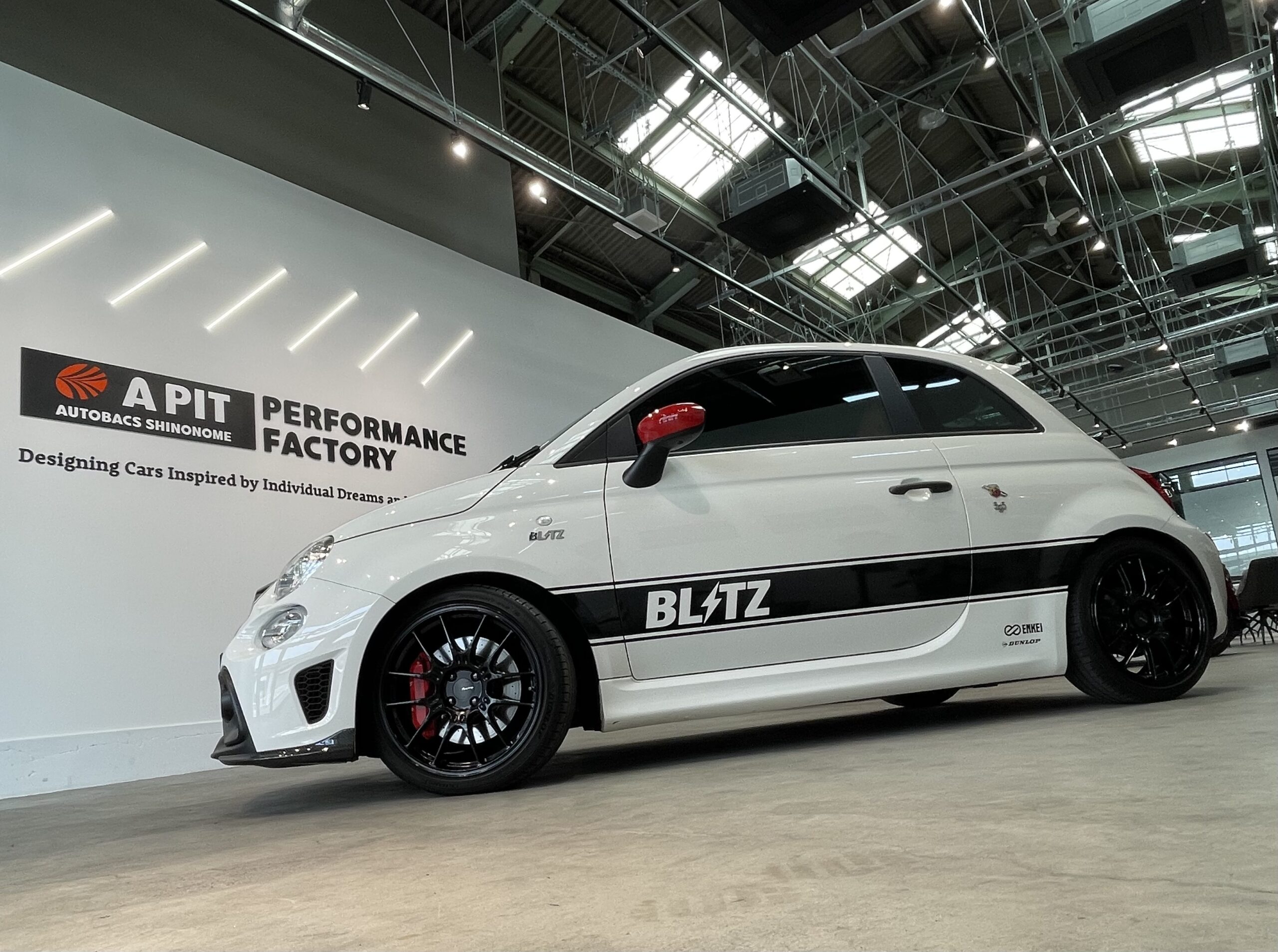BLITZ ABARTH595 特別展示スタート
