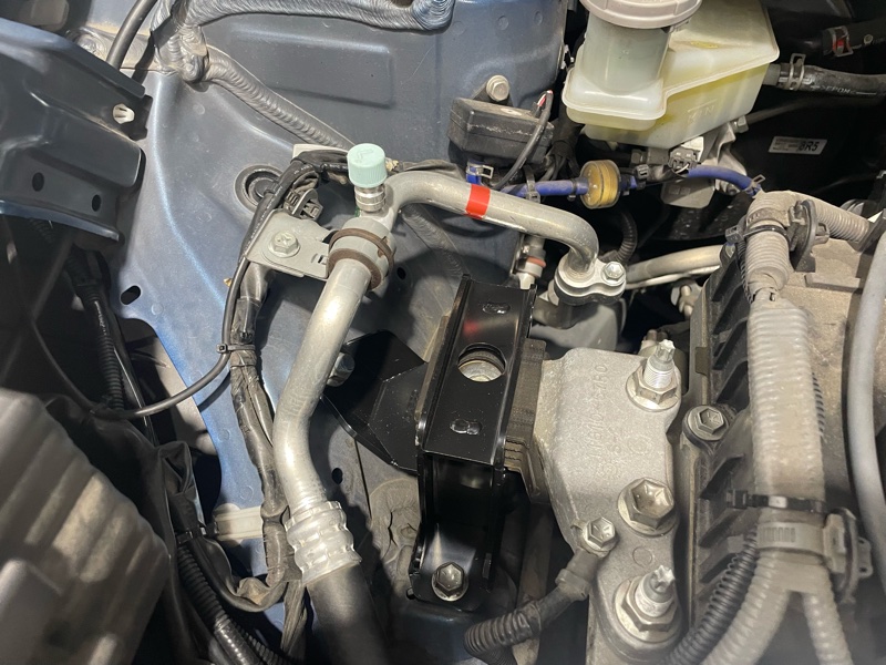 ZC33Sスイフトスポーツ EGマウント交換