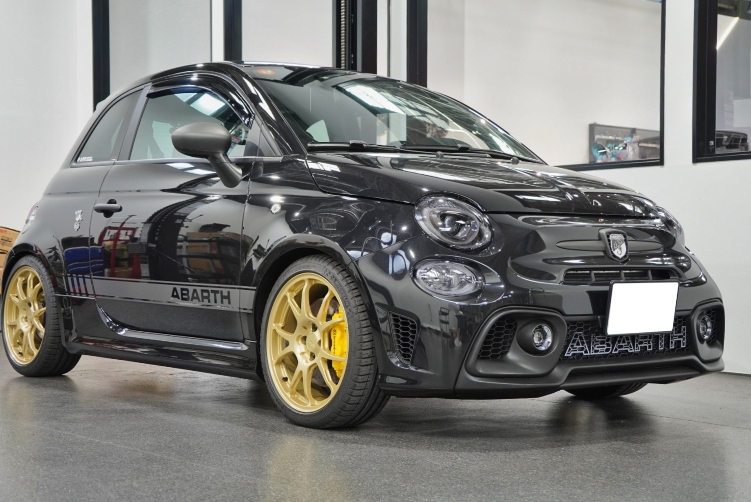 ABARTH695 ASSOパフォーマンスダンパーシステムtype2