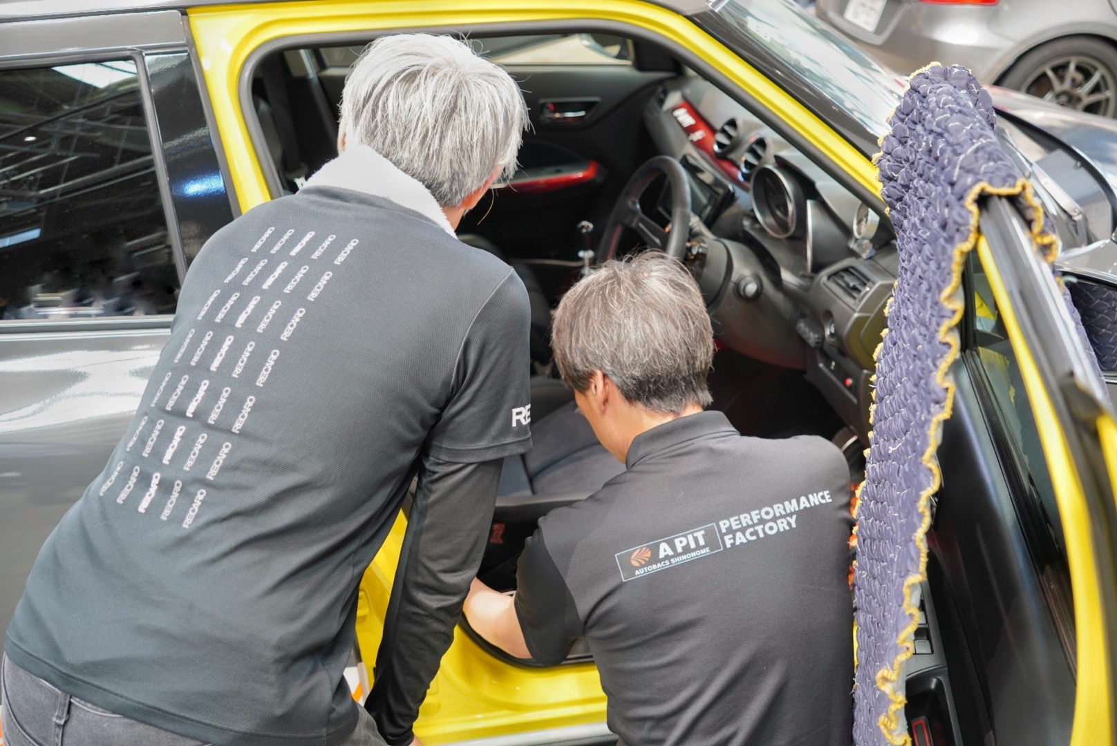 RECARO RSSラージシェルはスイフトスポーツに付くのか？を検証