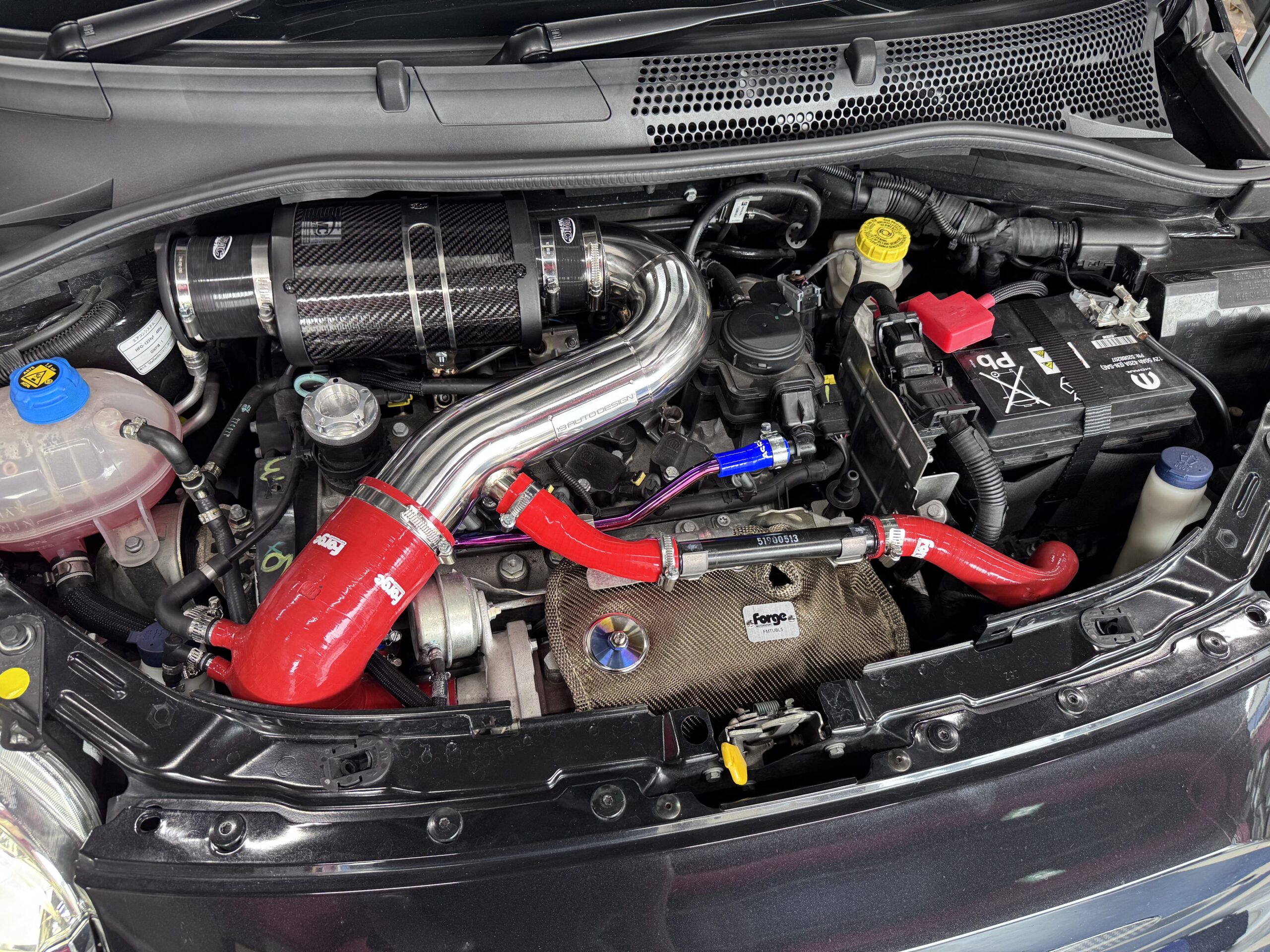ABARTH 695esseesse エンジンルームカスタマイズ&LEDテール