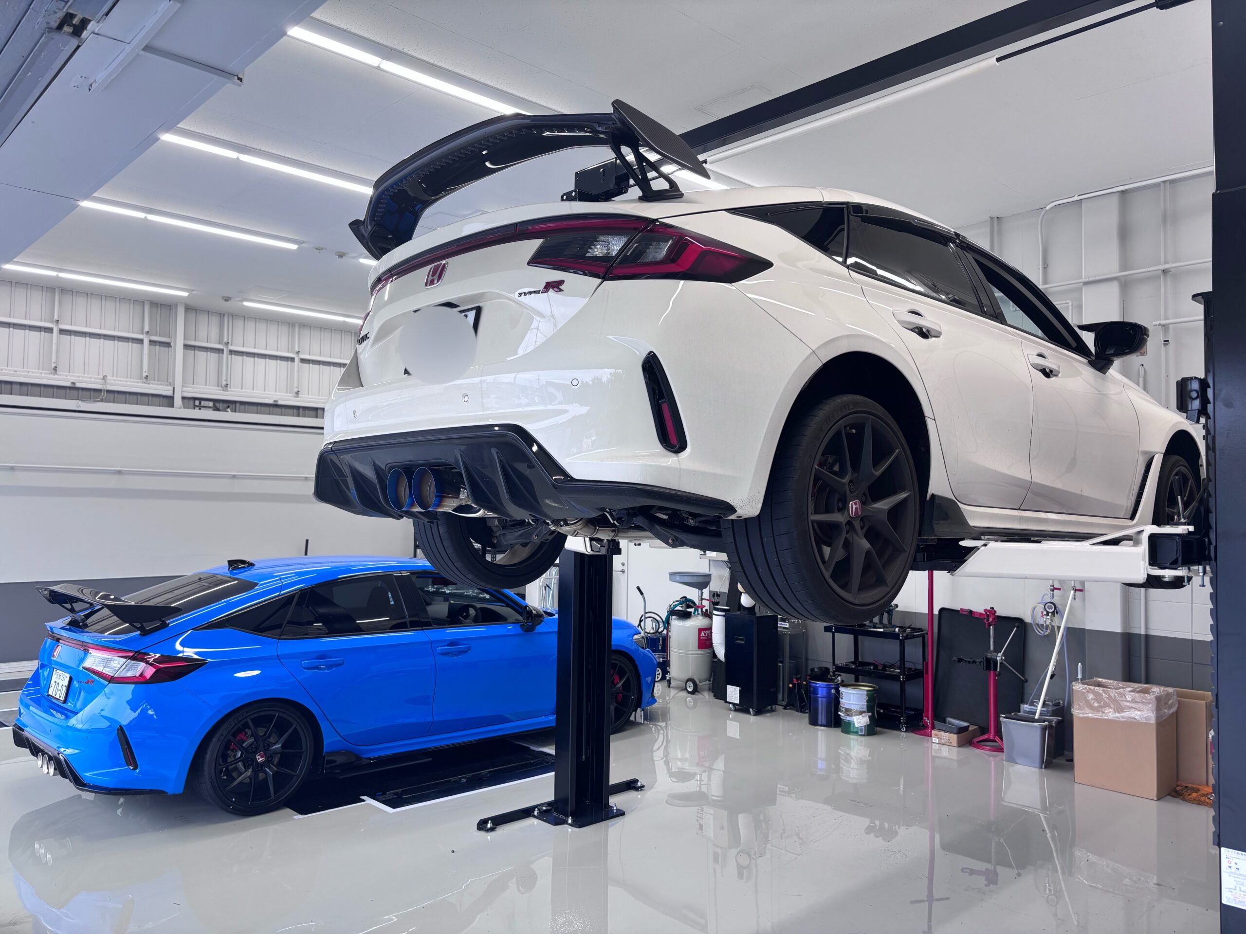 CIVIC TYPE R FL5 × HKS LEGAMAX Sports