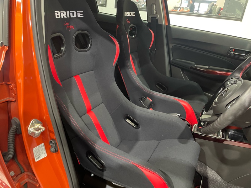 ZC33Sスイフトスポーツ BRIDE ZETAⅣ REIMS