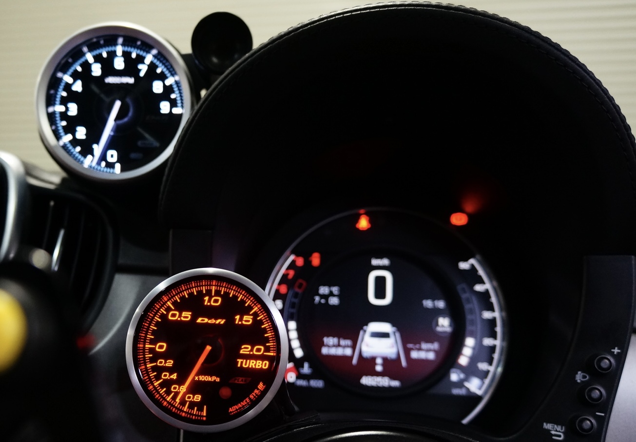 ABARTH595にタコ・ブーストメーター取付け