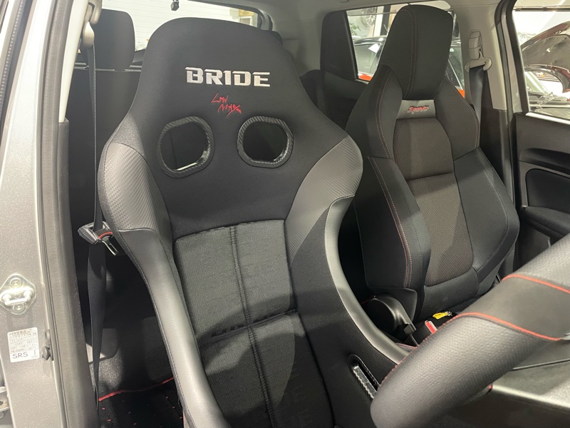 ZC33Sスイフトスポーツ BRIDEシート ZETAⅣ